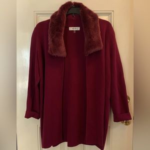 Elegant Sweater jacket with removable fur color.